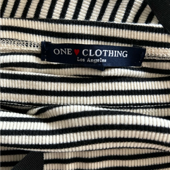 Stripe off shoulder top. - Picture 3 of 3